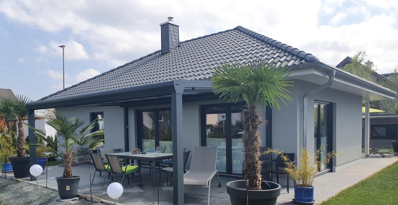 Grosszuegige Unterkunft Mit Terrasse Oberbrechen エクステリア 写真