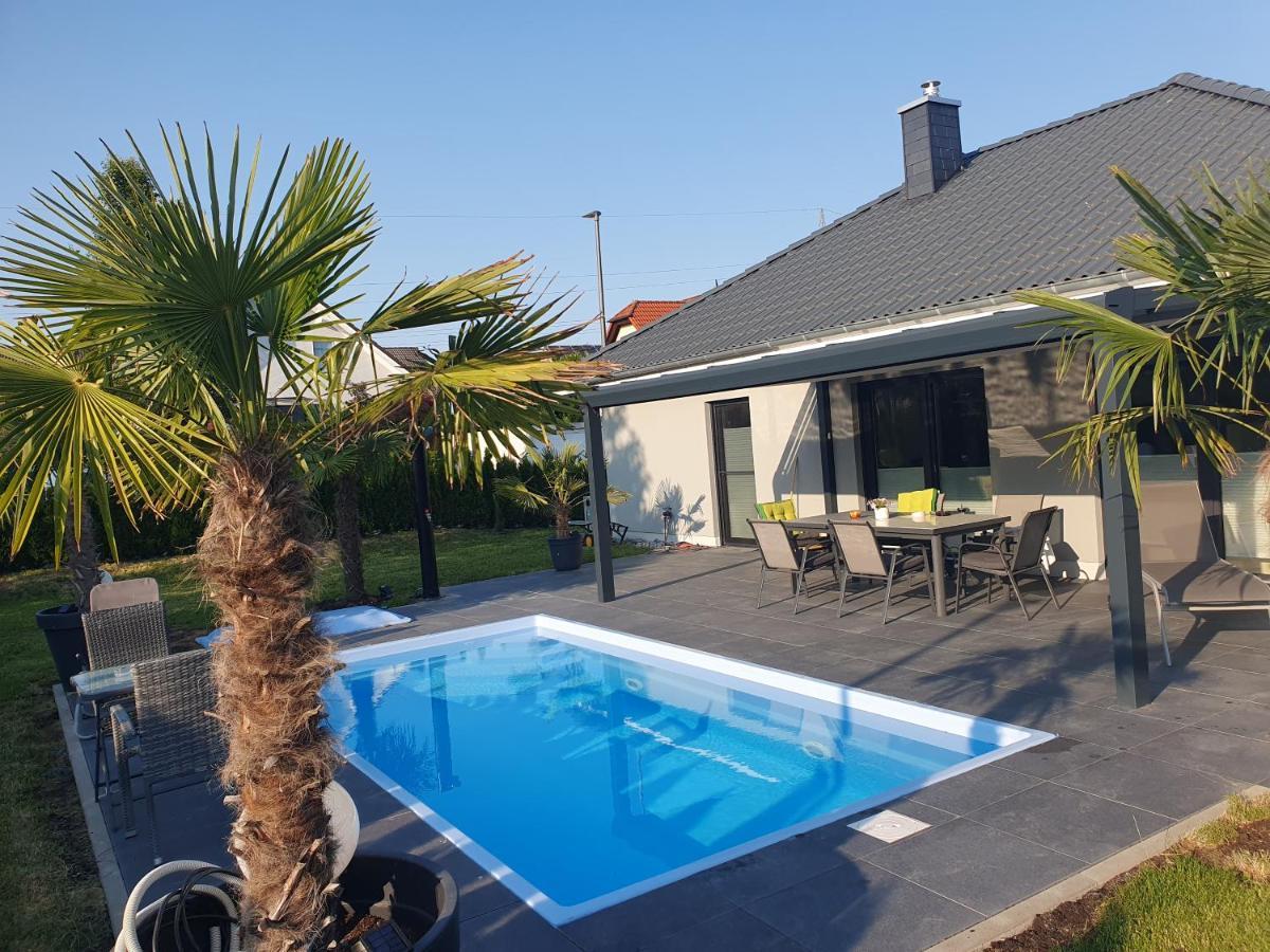 Grosszuegige Unterkunft Mit Terrasse Oberbrechen エクステリア 写真