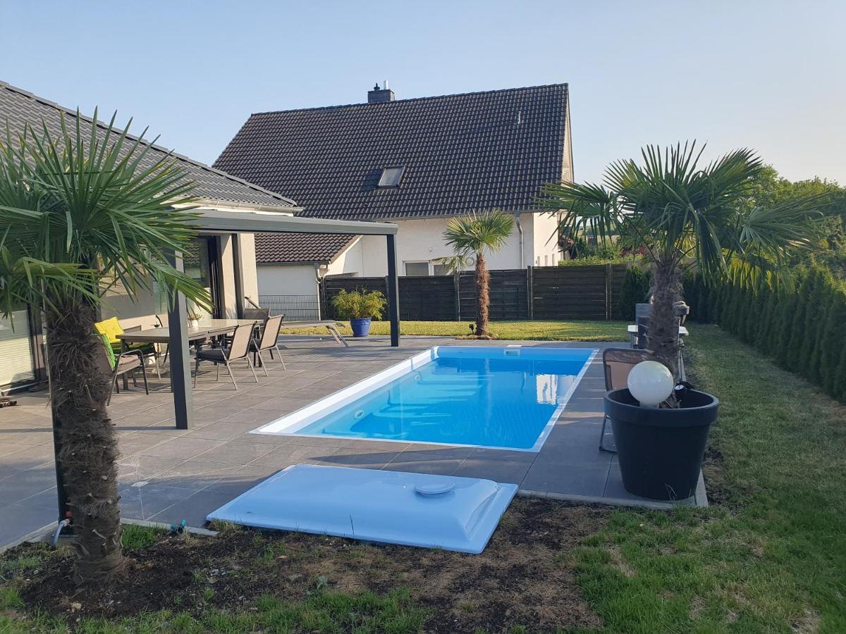 Grosszuegige Unterkunft Mit Terrasse Oberbrechen エクステリア 写真