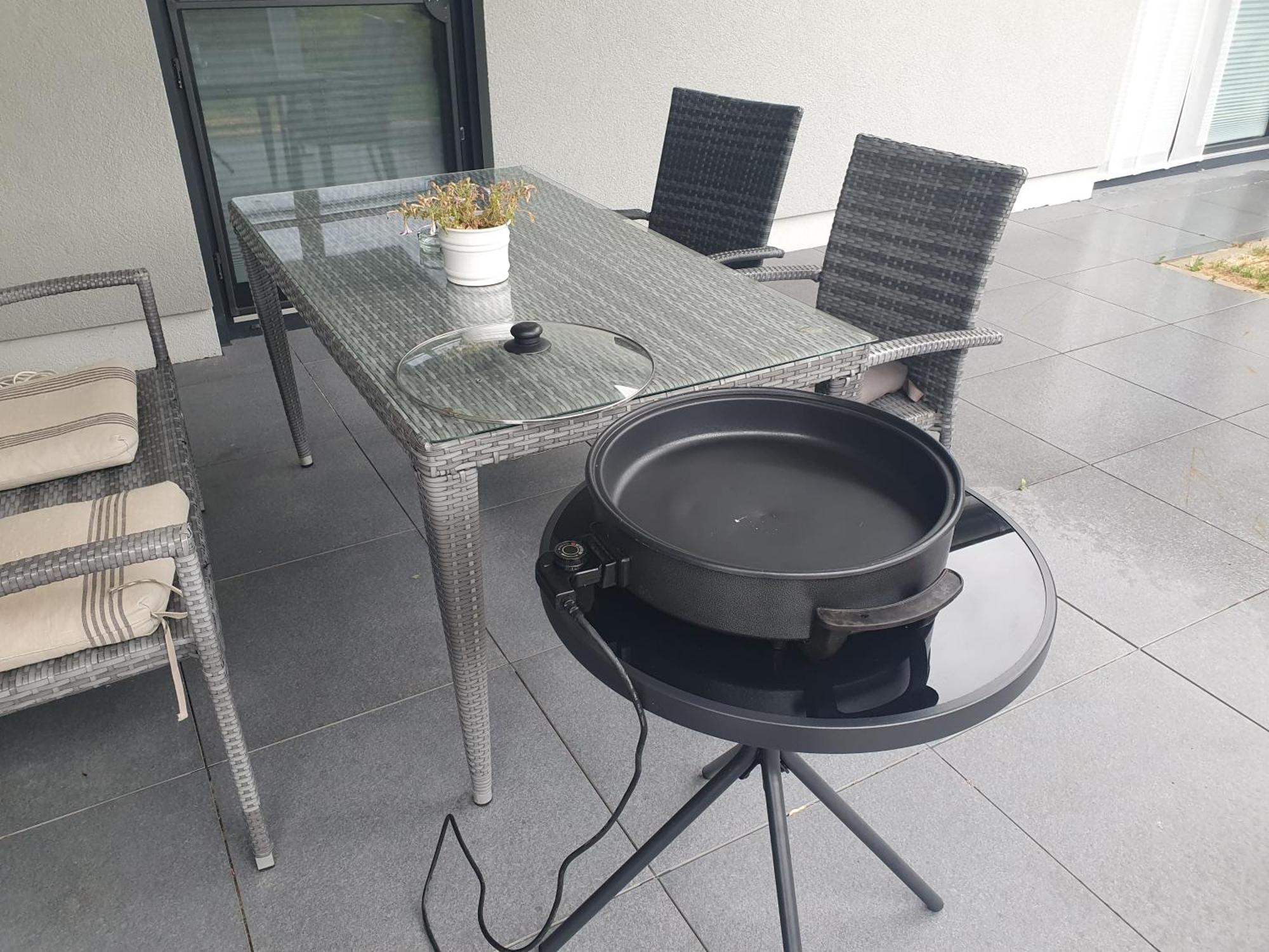 Grosszuegige Unterkunft Mit Terrasse Oberbrechen エクステリア 写真